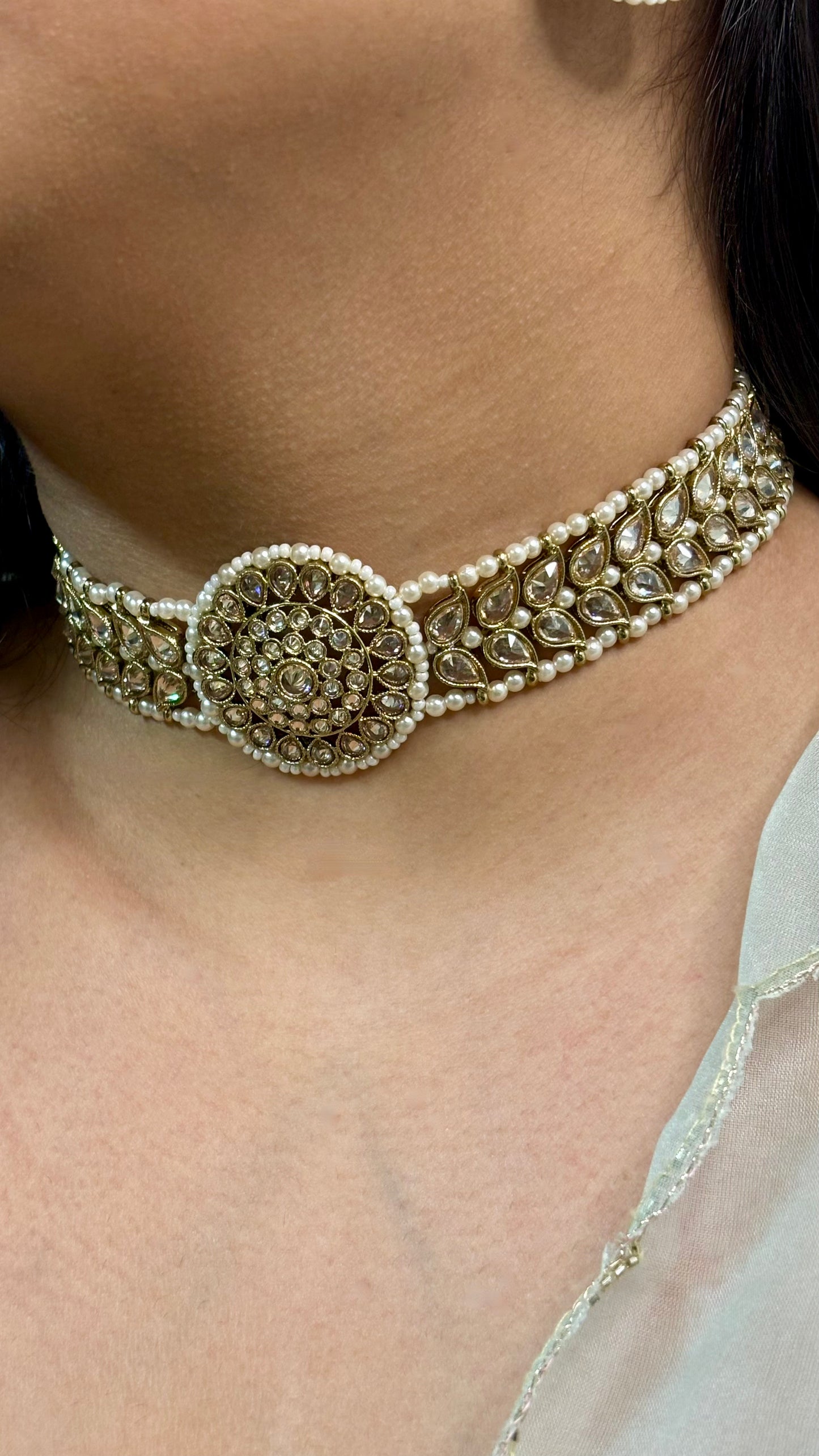 Timeless Beige & Kundan Choker Set with White Beads