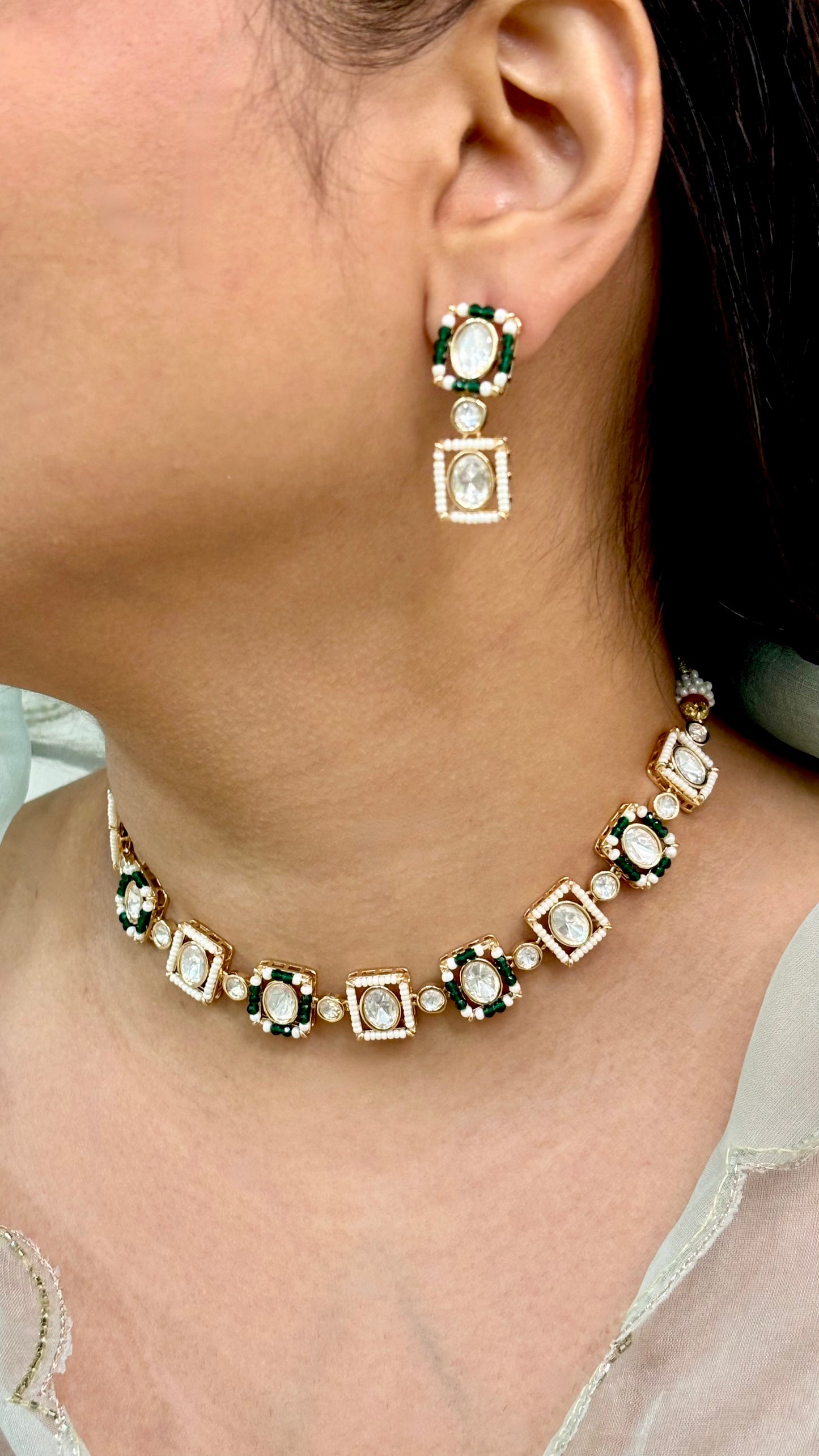 Delicate Jade & White Polki Necklace Set