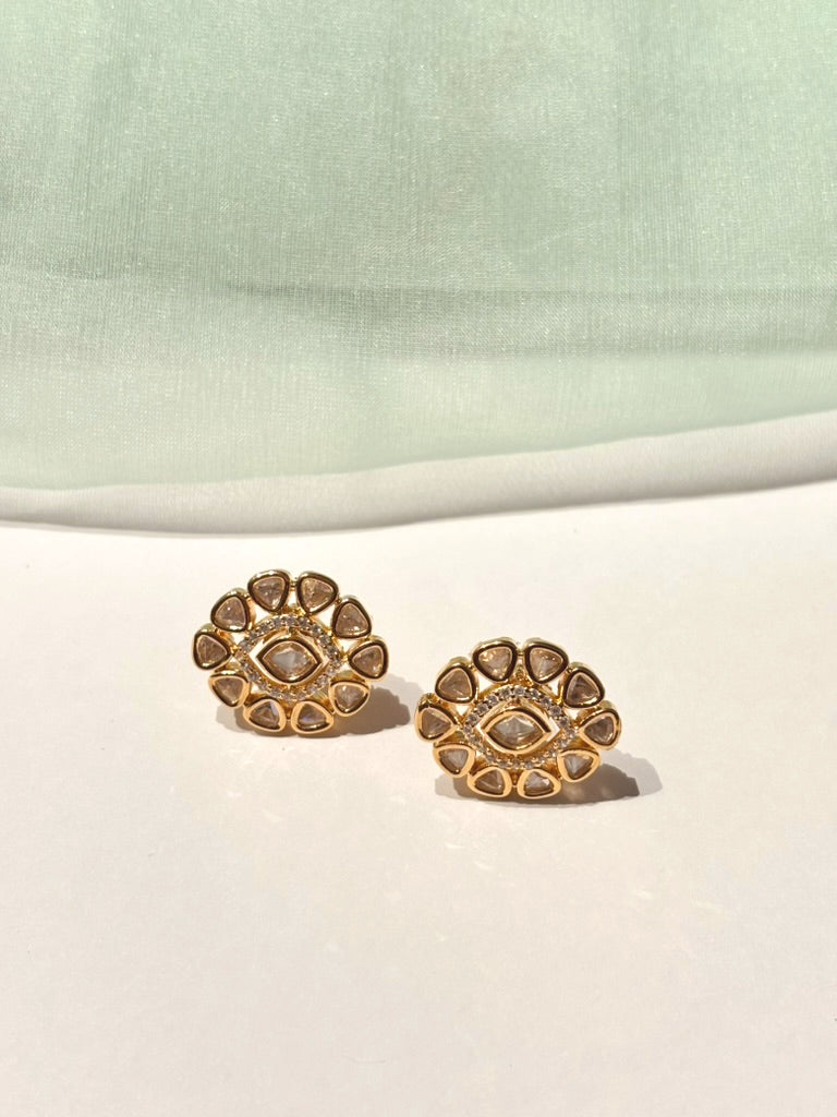 Ruhani plain kundan studs