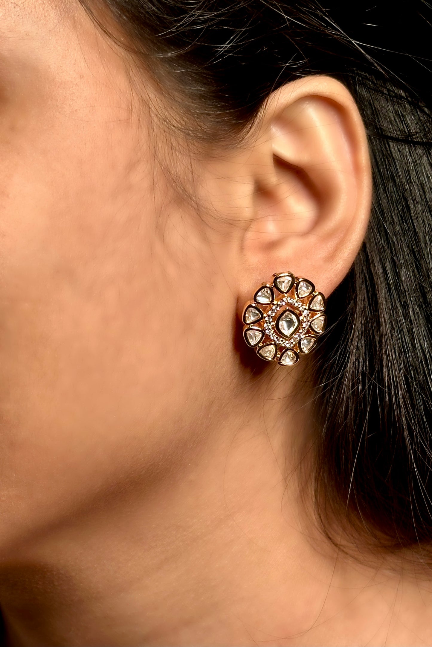 Ruhani plain kundan studs