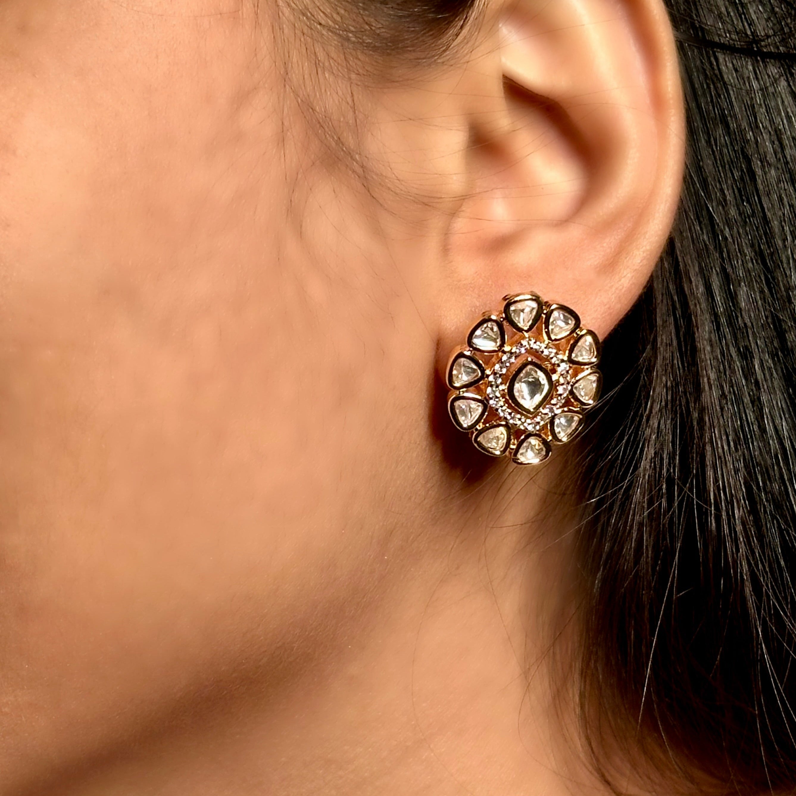 Ruhani plain kundan studs