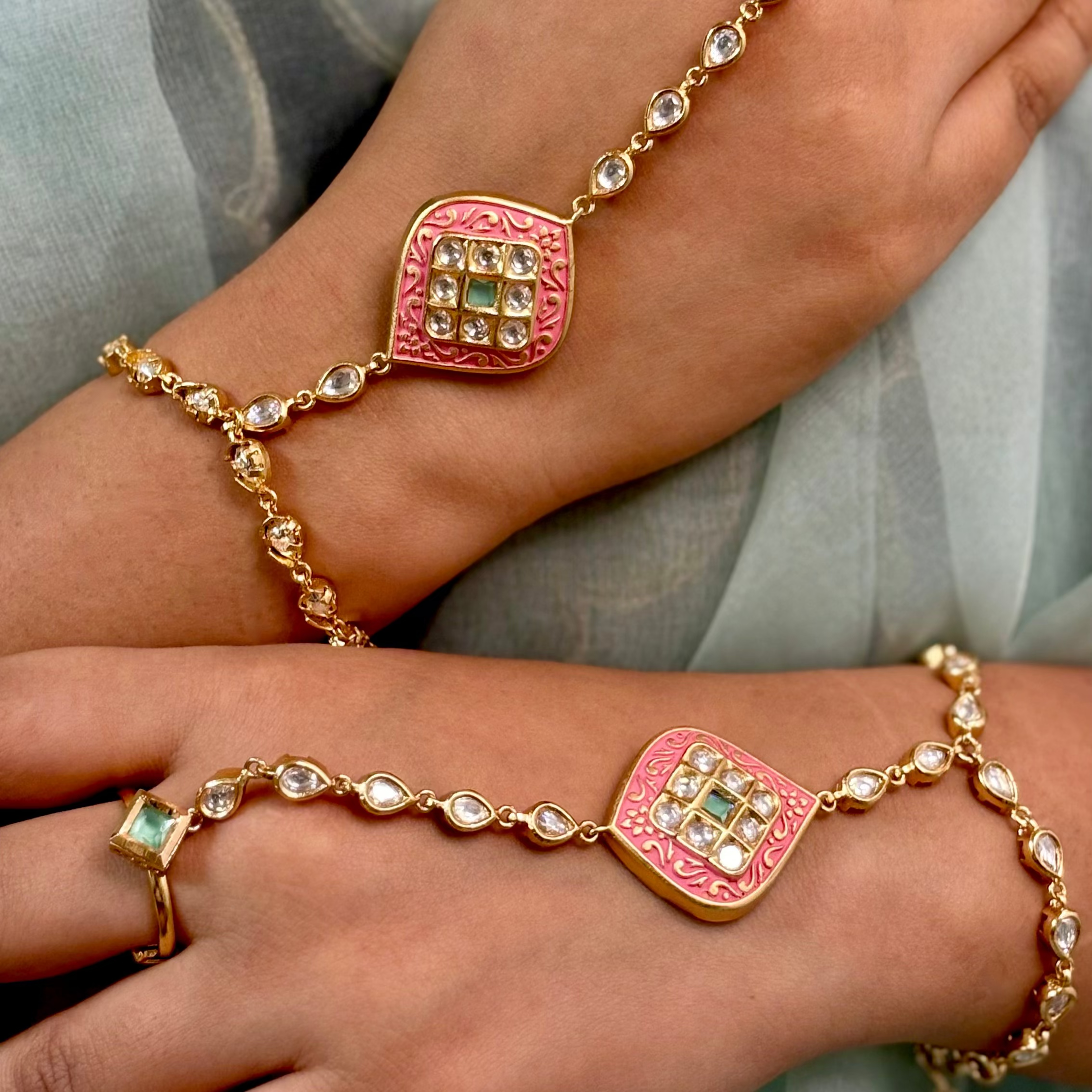 Vintage Radiance Kundan Haathphool