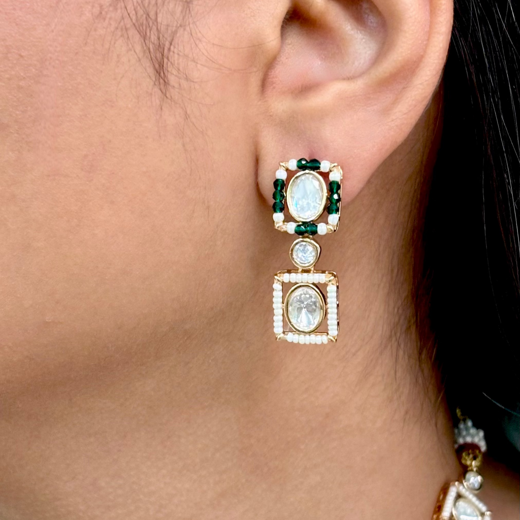 Delicate Jade & White Polki Necklace Set