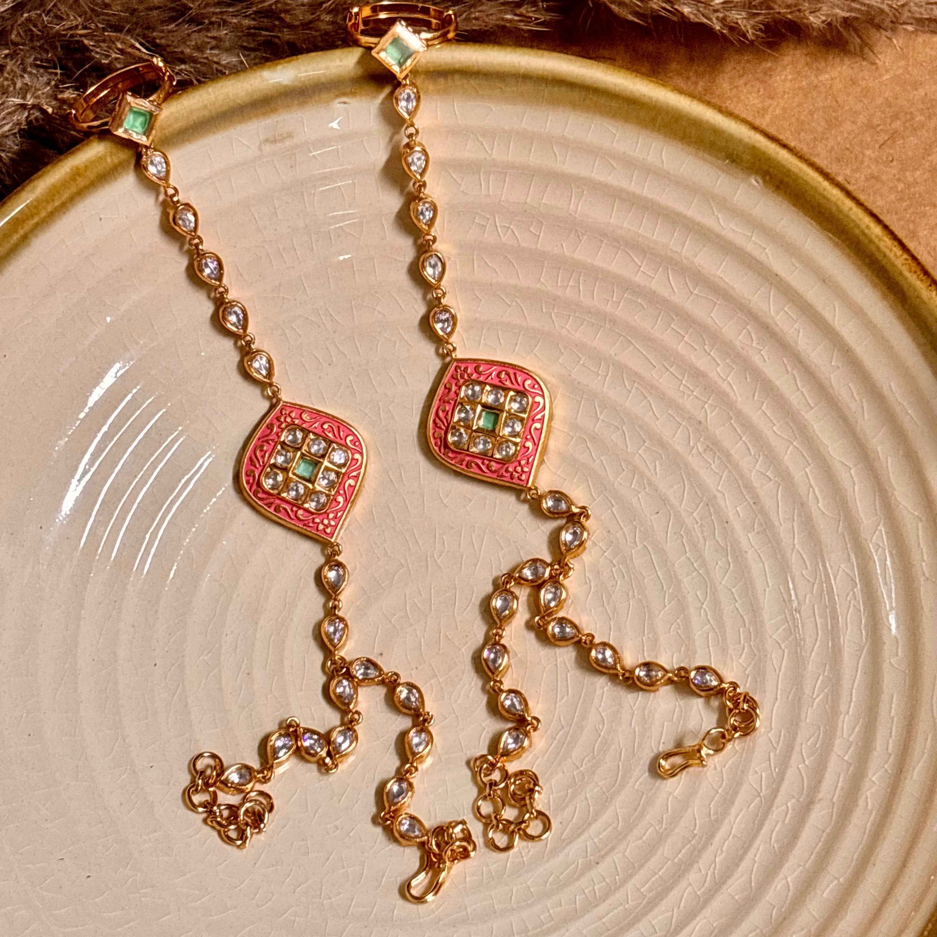 Vintage Radiance Kundan Haathphool