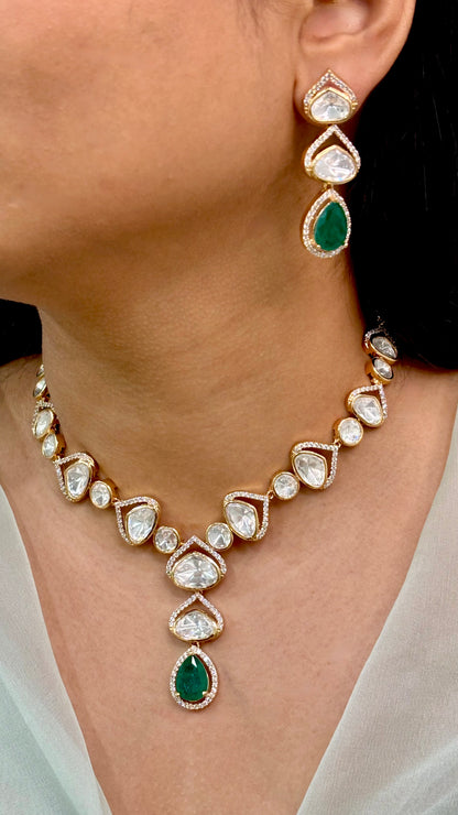 Sophisticated Emerald Polki & Kundan Necklace