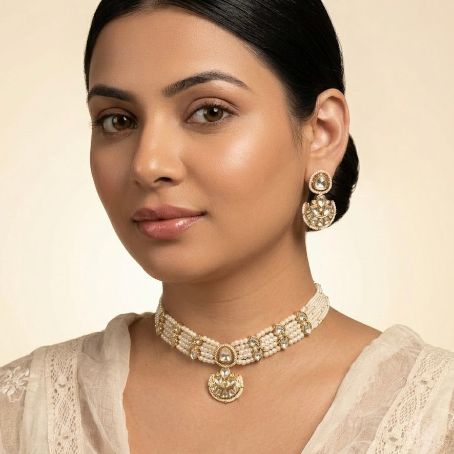 Eshna Kundan Pearl Choker