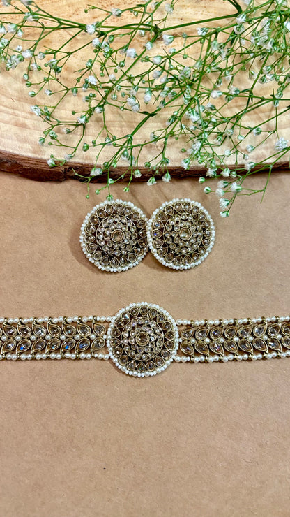 Timeless Beige & Kundan Choker with White Beads