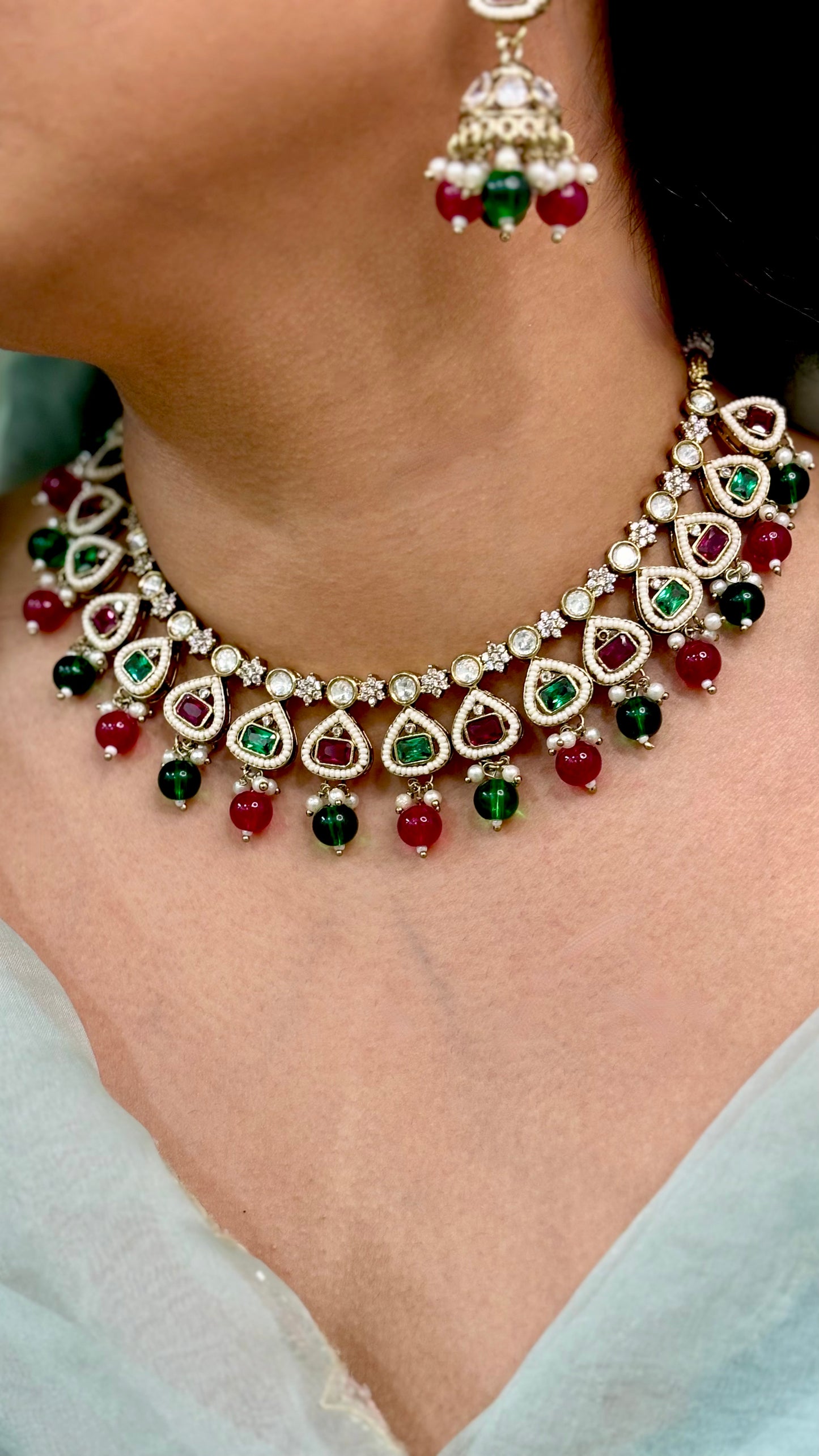 Elegant Multi-Hue Kundan Choker