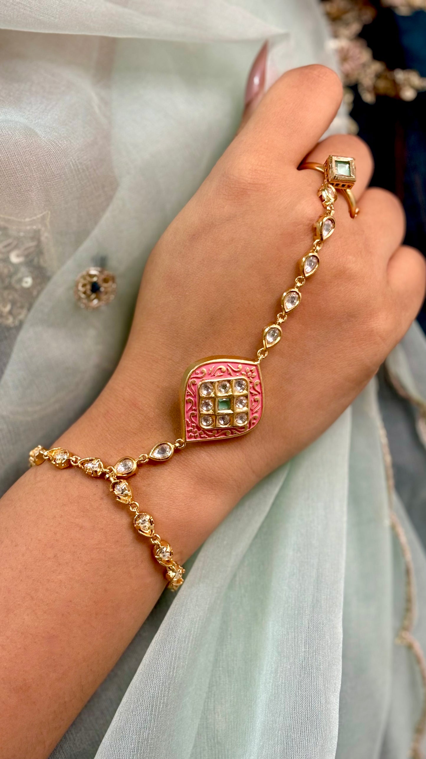 Vintage Radiance Kundan Haathphool