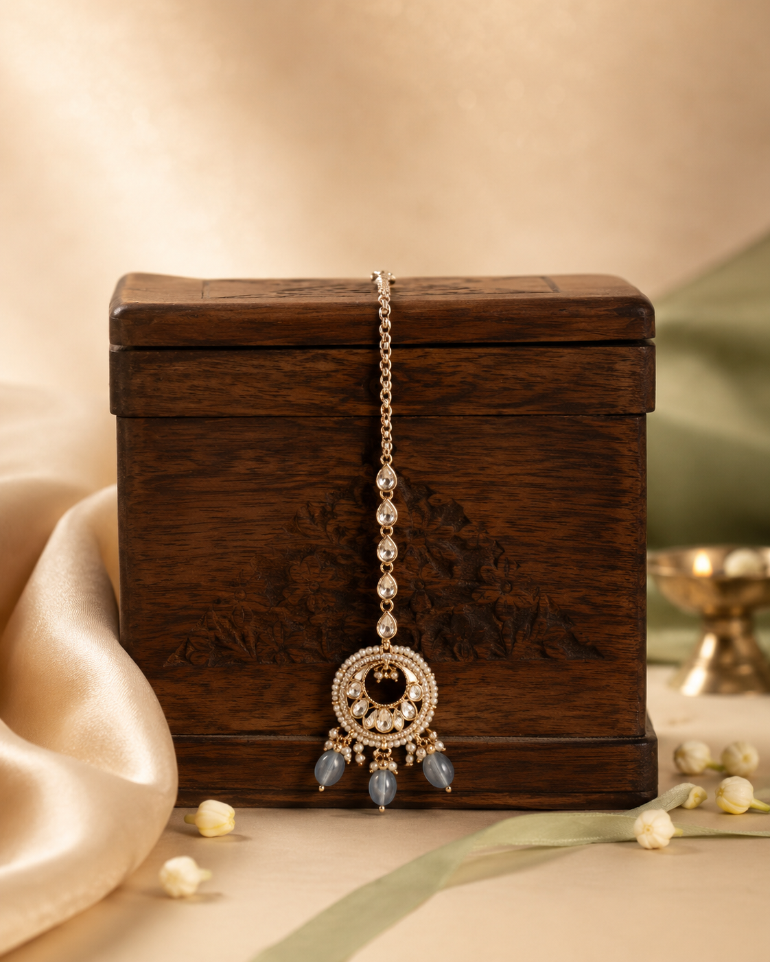Modern Grace Polki & Kundan Maang Tikka