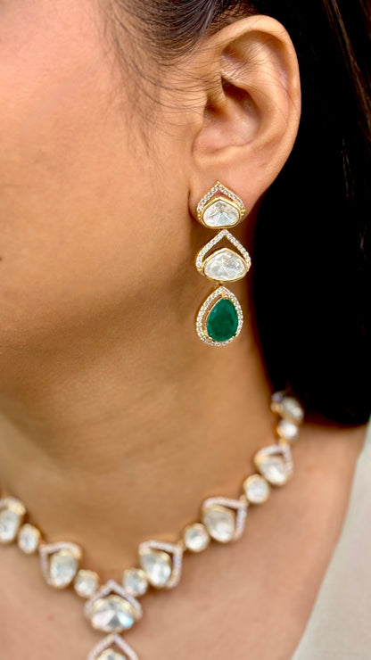 Sophisticated Emerald Polki & Kundan Necklace