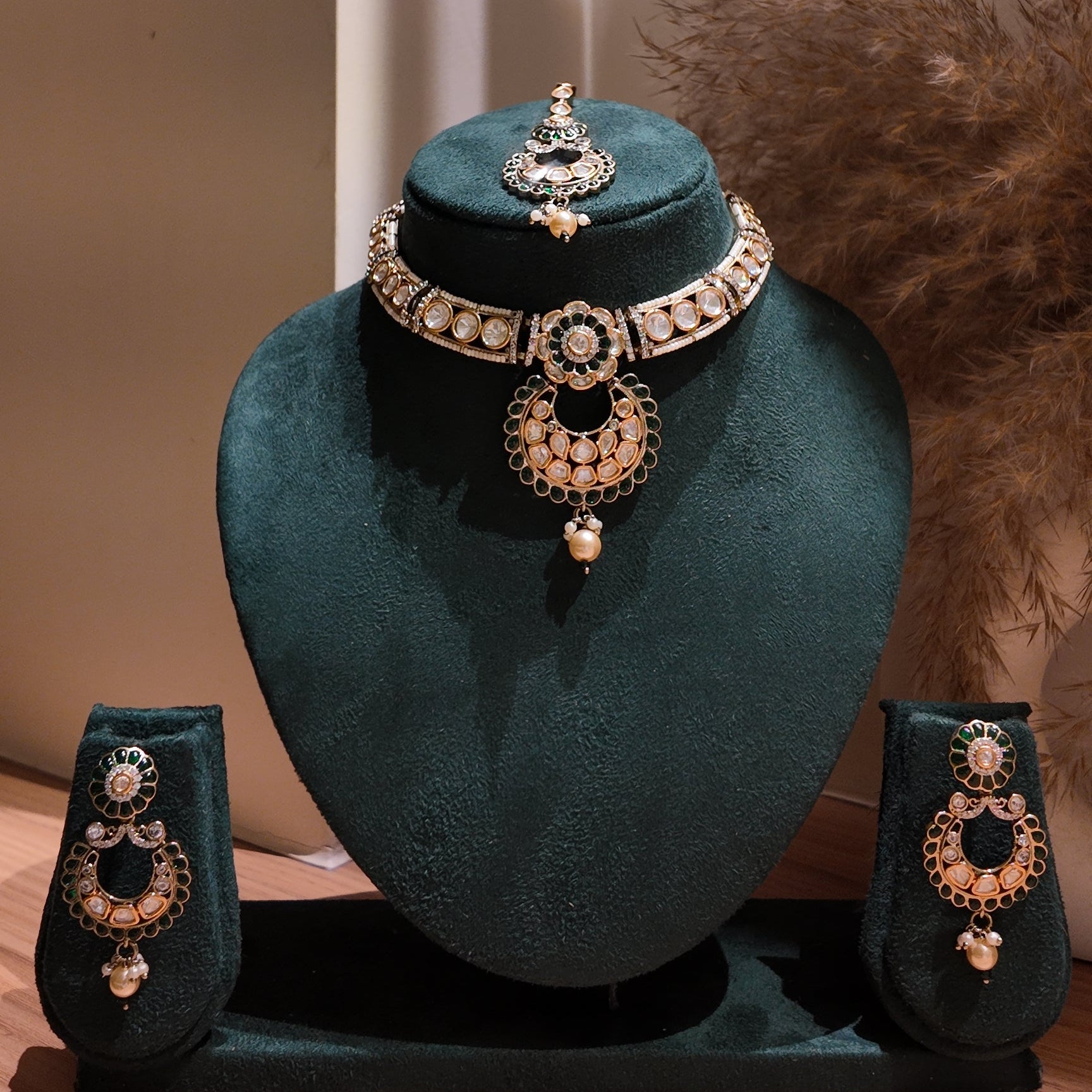 Emerald Green Uncut Polki Necklace Set with Maang Tikka