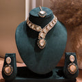 Emerald Bordered Uncut Polki Necklace Set with Maang Tikka