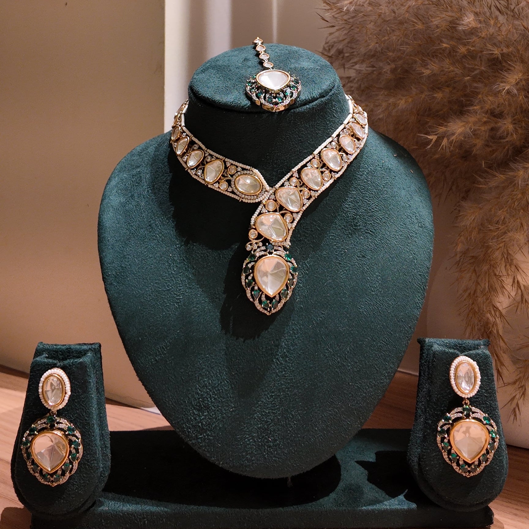 Emerald Bordered Uncut Polki Necklace Set with Maang Tikka