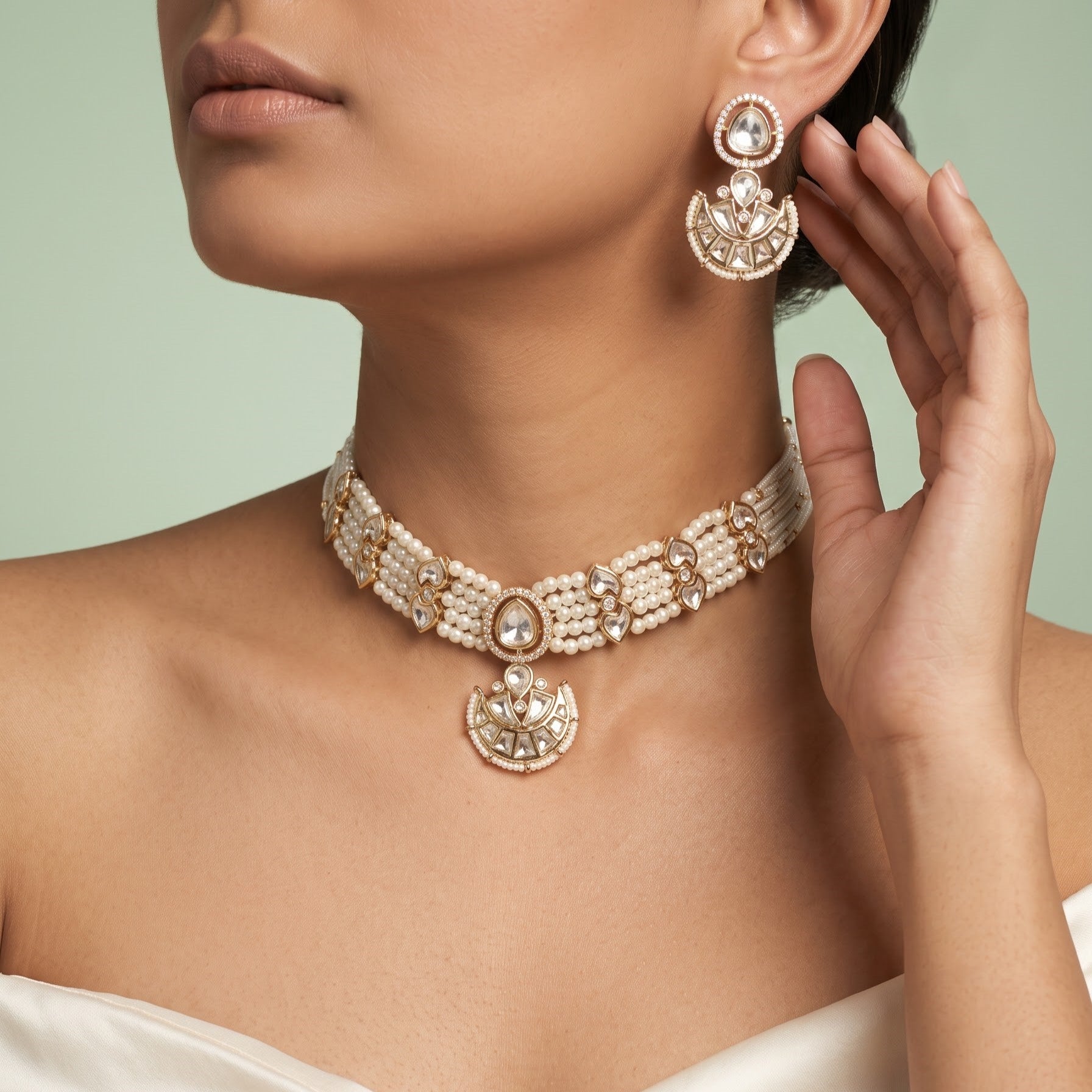Eshna Kundan Pearl Choker