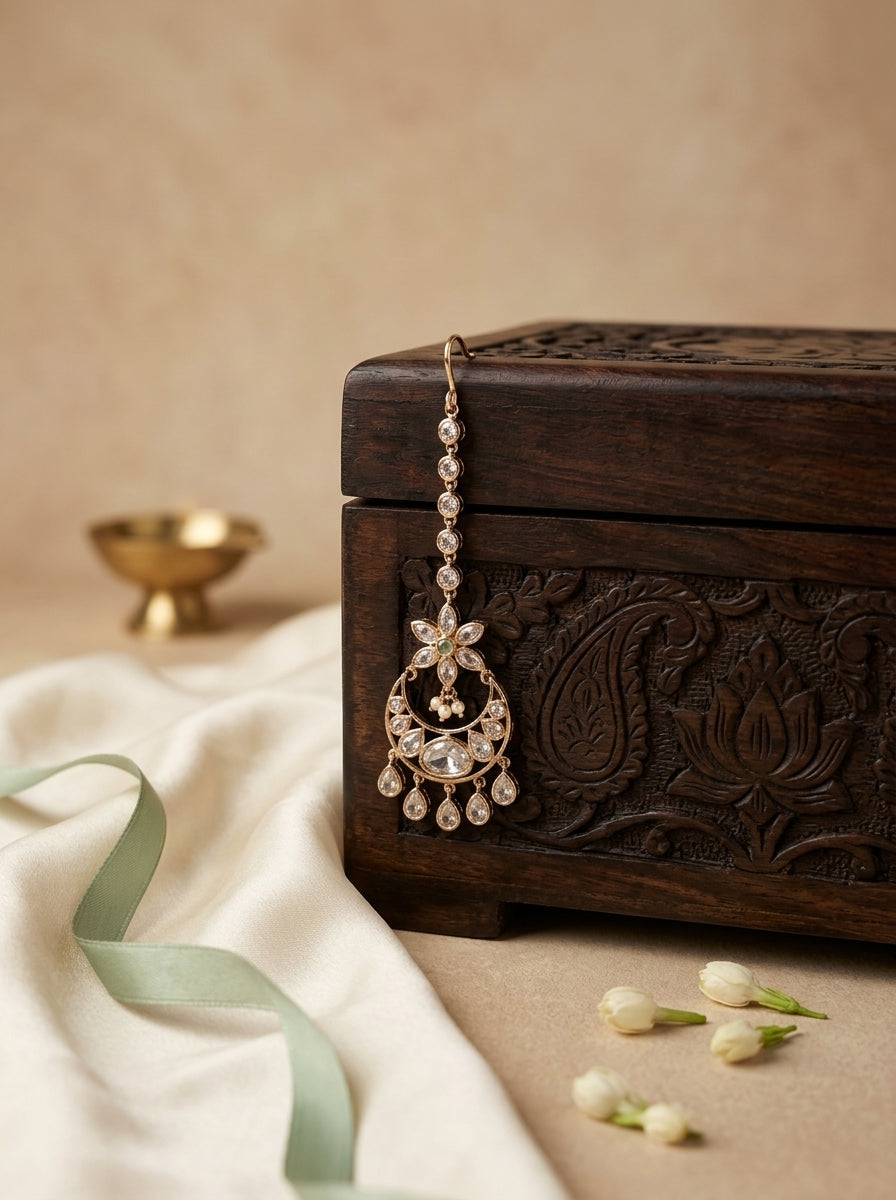 Timeless Polki & Kundan Maang Tikka