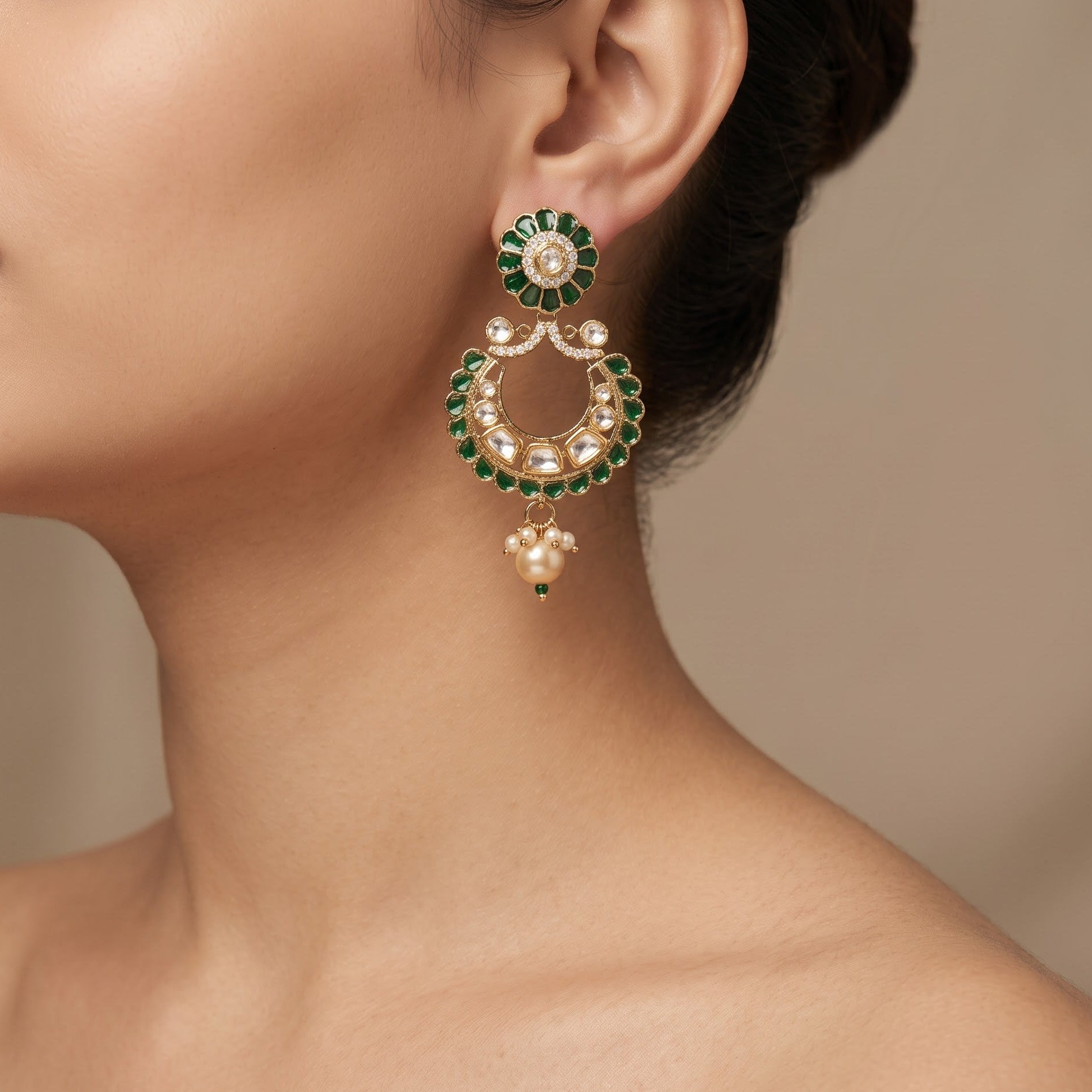 Emerald Green Uncut Polki Necklace Set with Maang Tikka