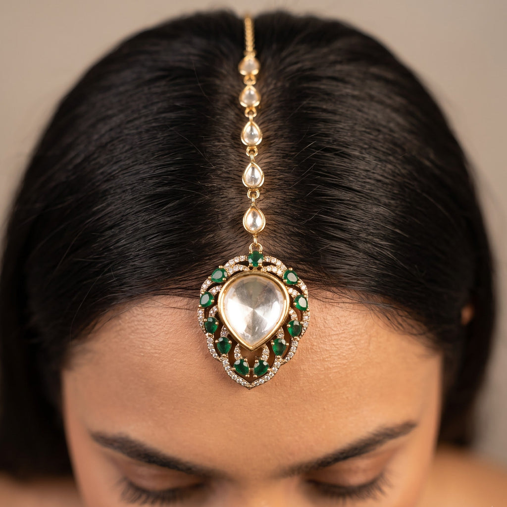 Emerald Bordered Uncut Polki Necklace Set with Maang Tikka