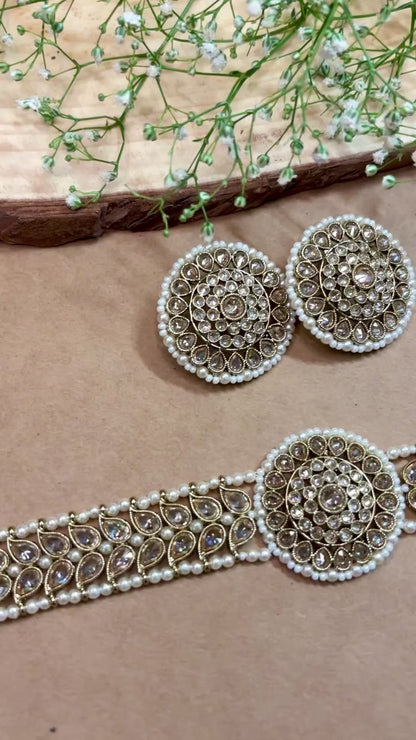 Timeless Beige & Kundan Choker with White Beads